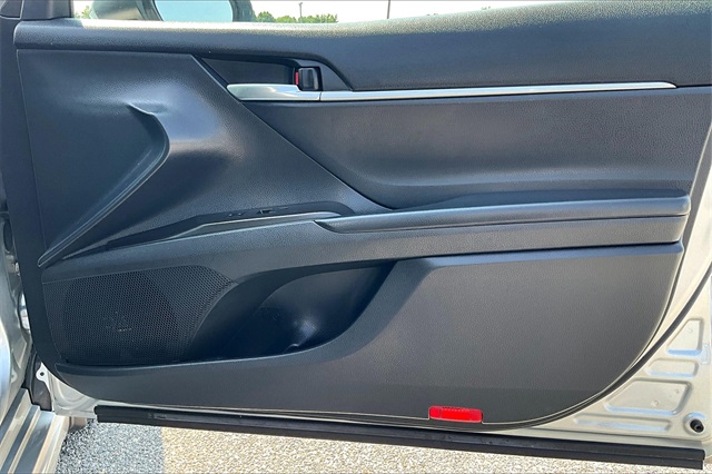 2023 Toyota Camry SE - Photo 12