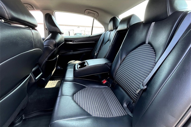 2023 Toyota Camry SE - Photo 14