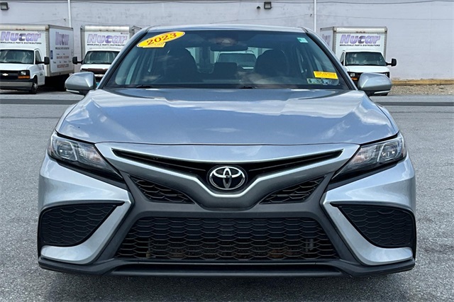 2023 Toyota Camry SE - Photo 4