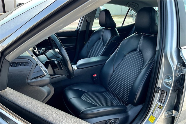 2023 Toyota Camry SE - Photo 10