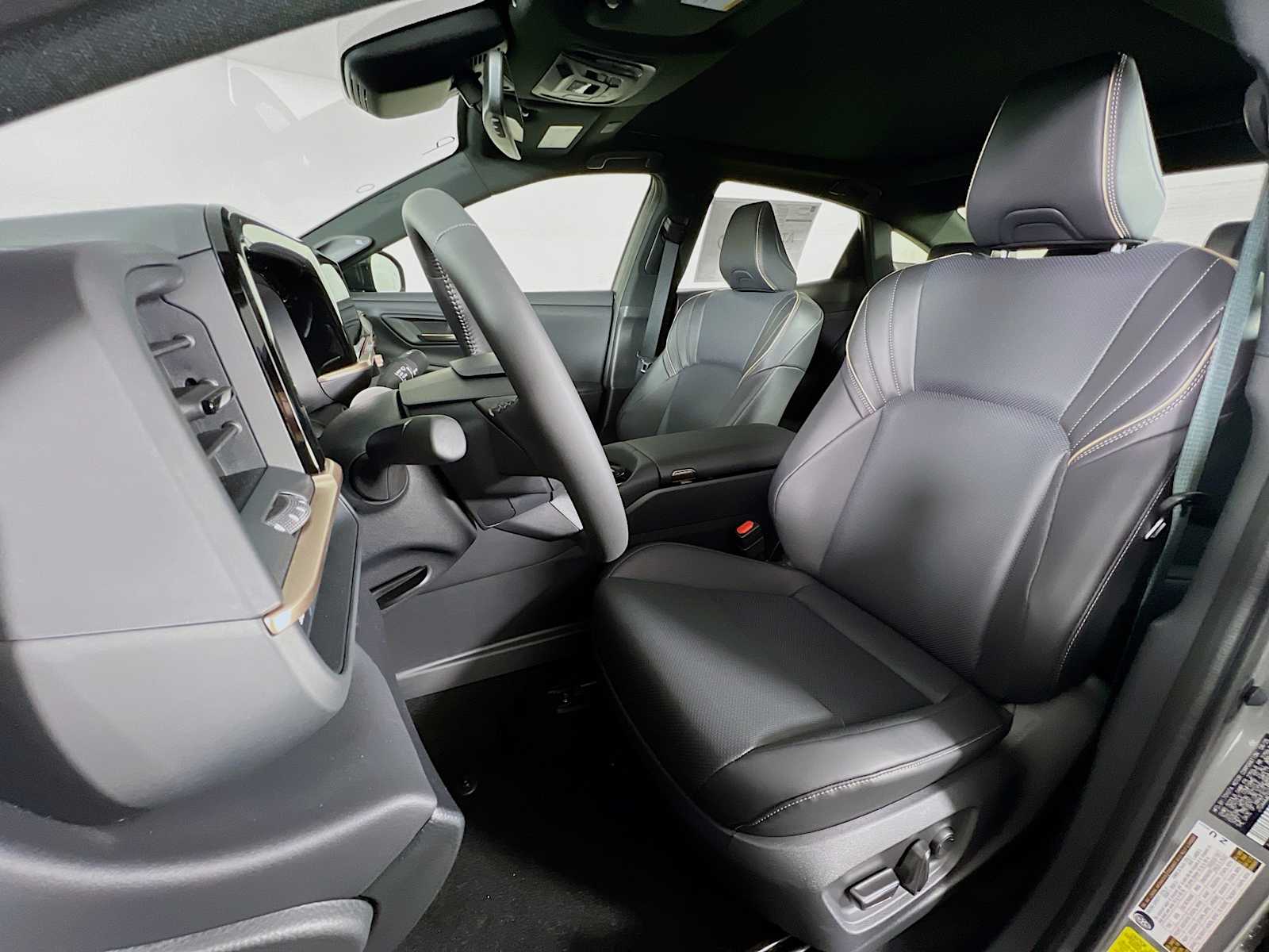 2026 Toyota Crown Limited - Photo 12