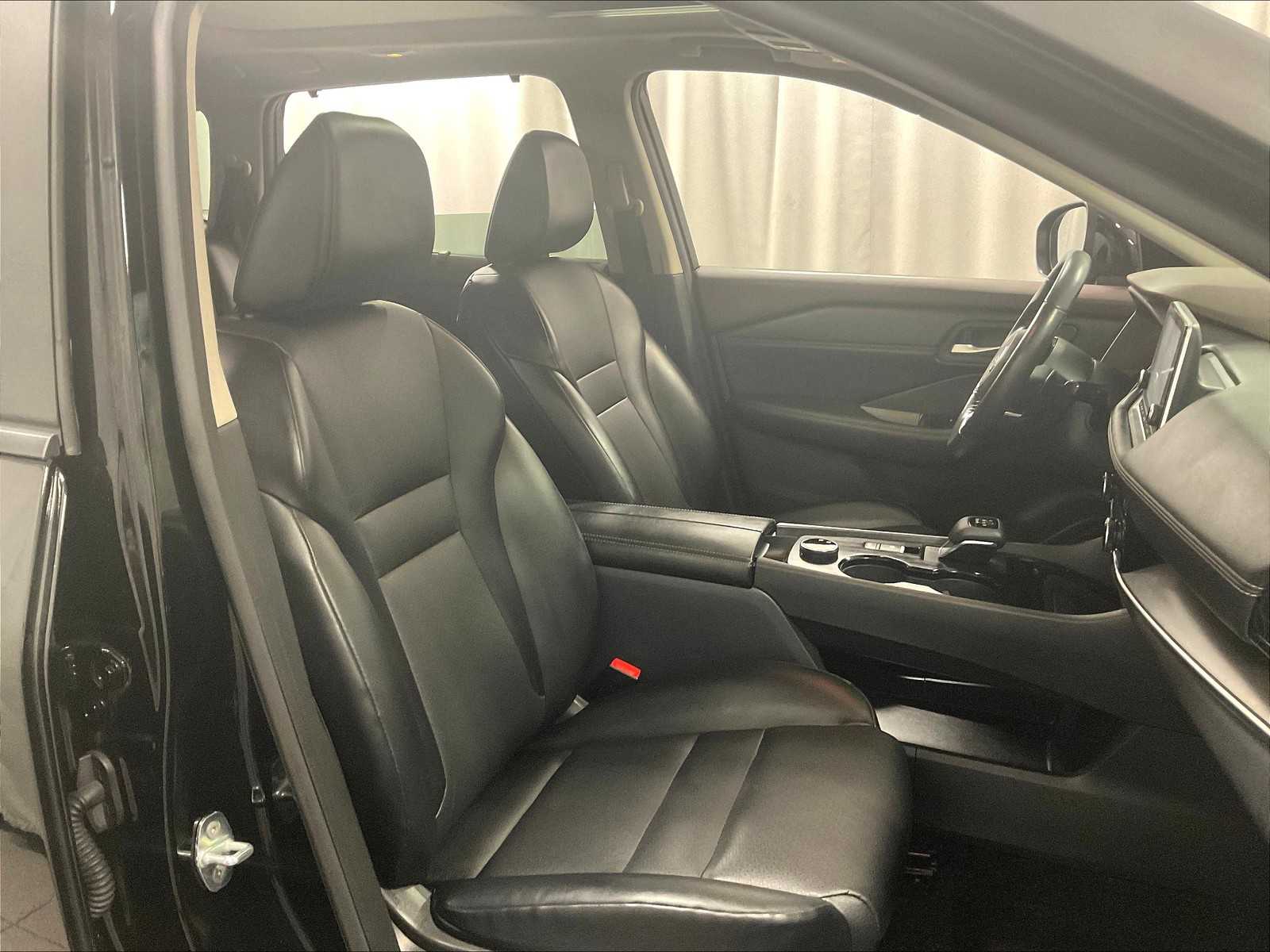2023 Nissan Rogue SV - Photo 11