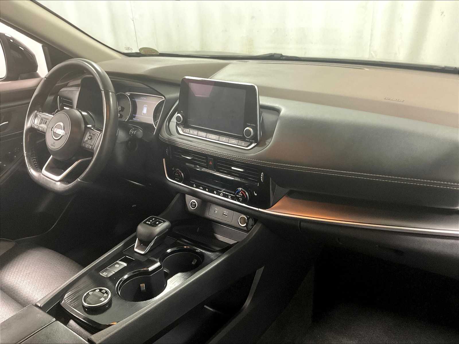 2023 Nissan Rogue SV - Photo 14