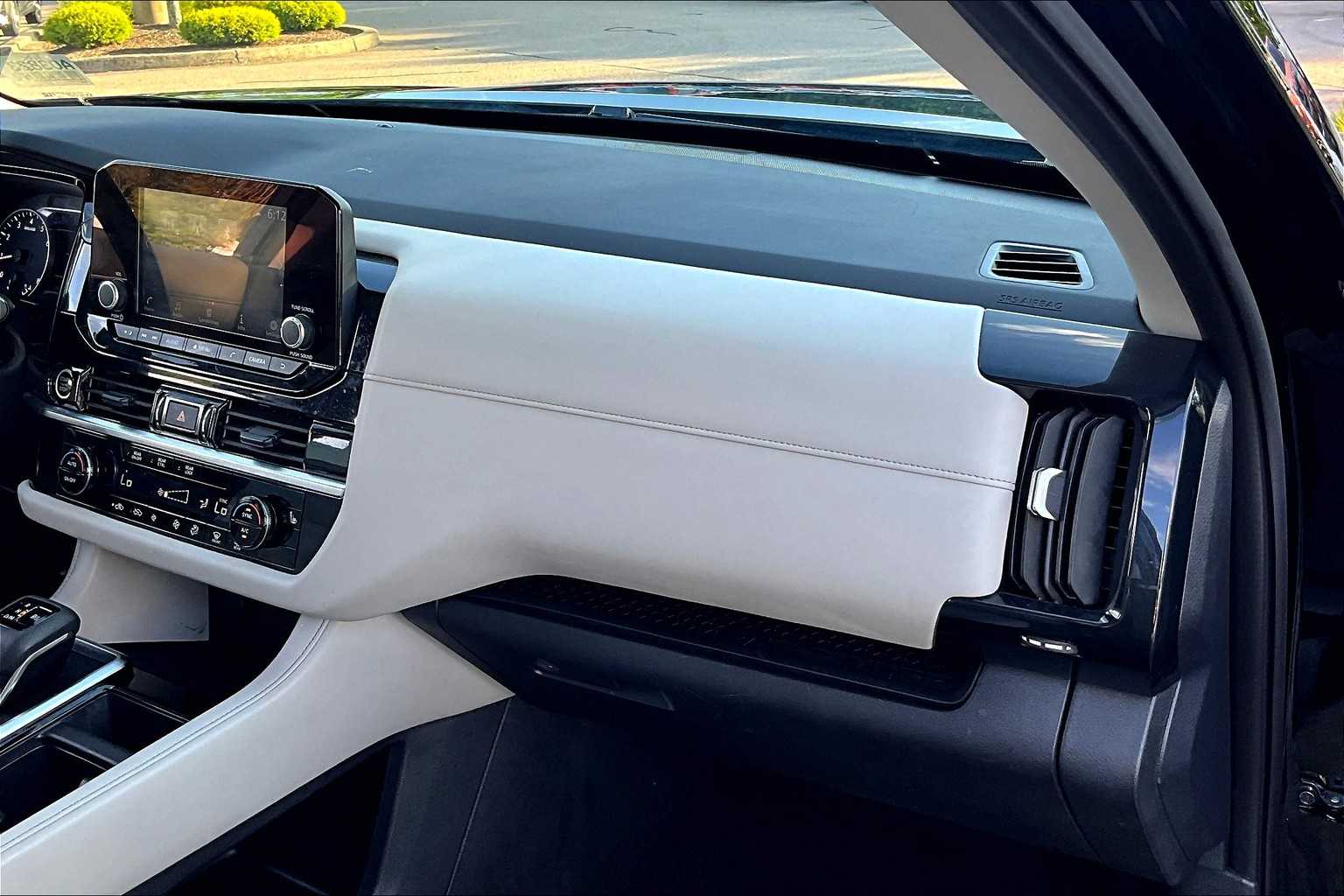 2024 Nissan Pathfinder SV - Photo 13