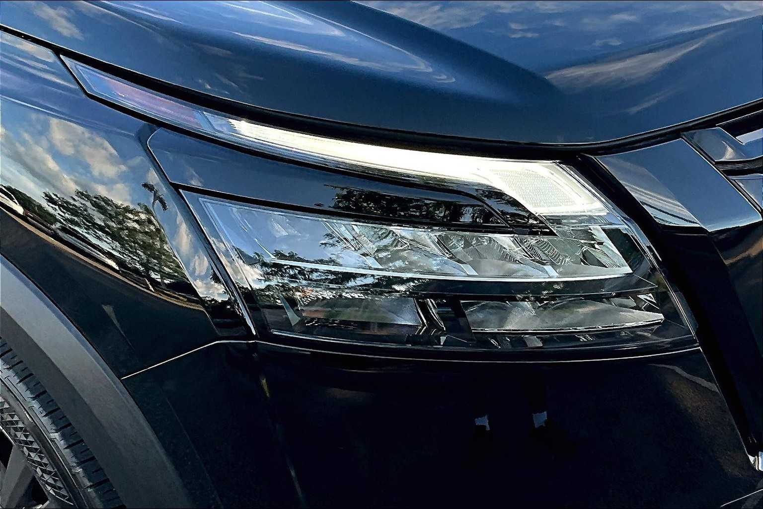 2024 Nissan Pathfinder SV - Photo 32