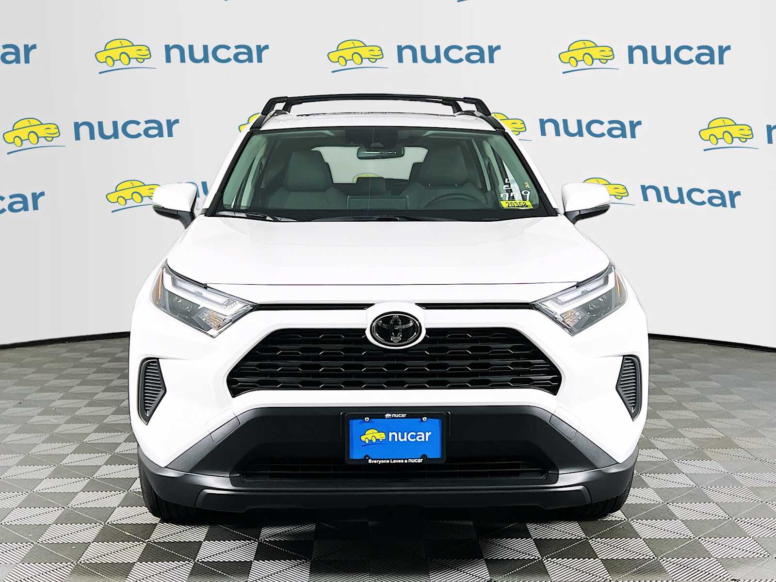 2025 Toyota RAV4 Hybrid XLE - Photo 2