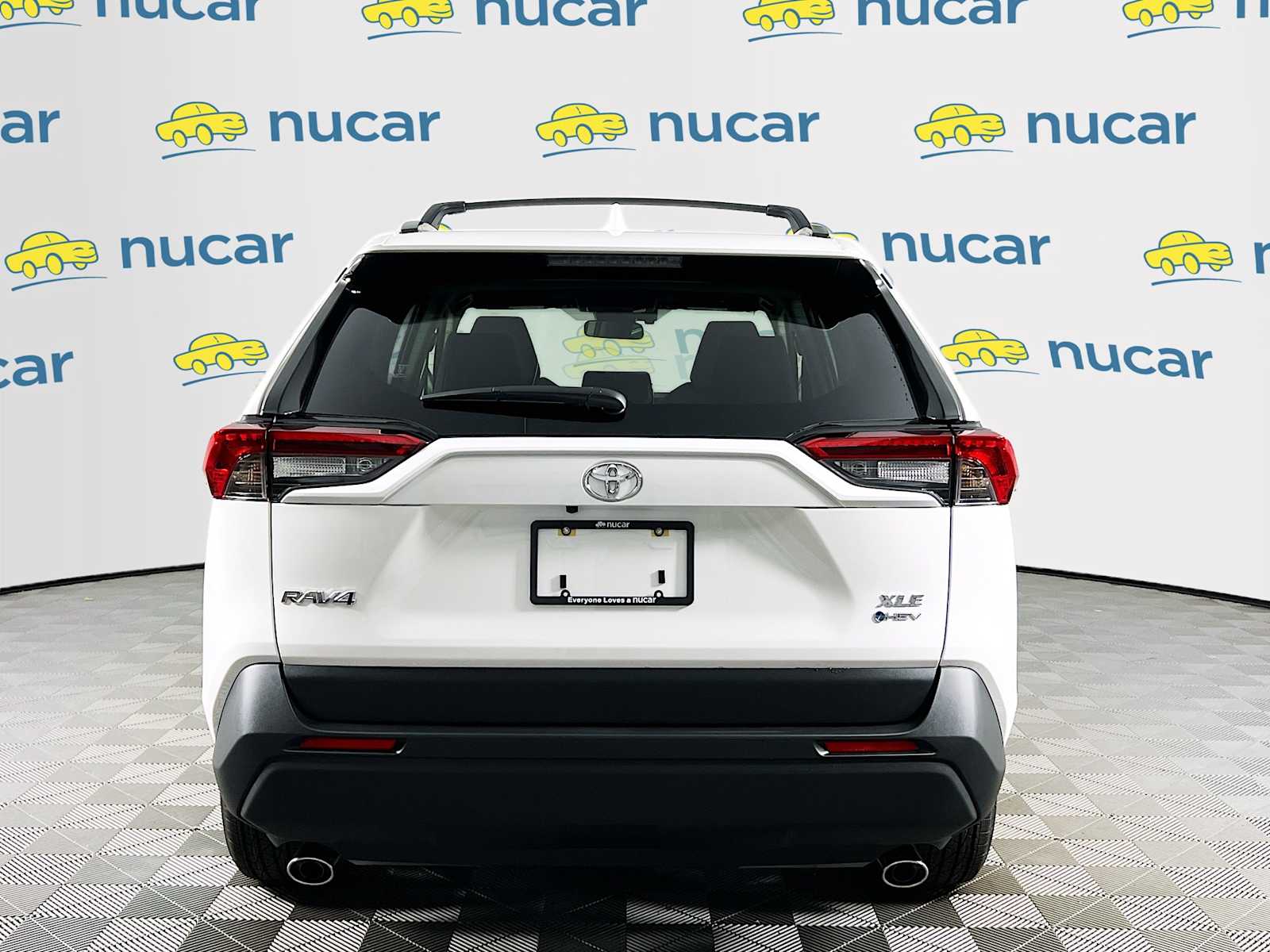 2025 Toyota RAV4 Hybrid XLE - Photo 5