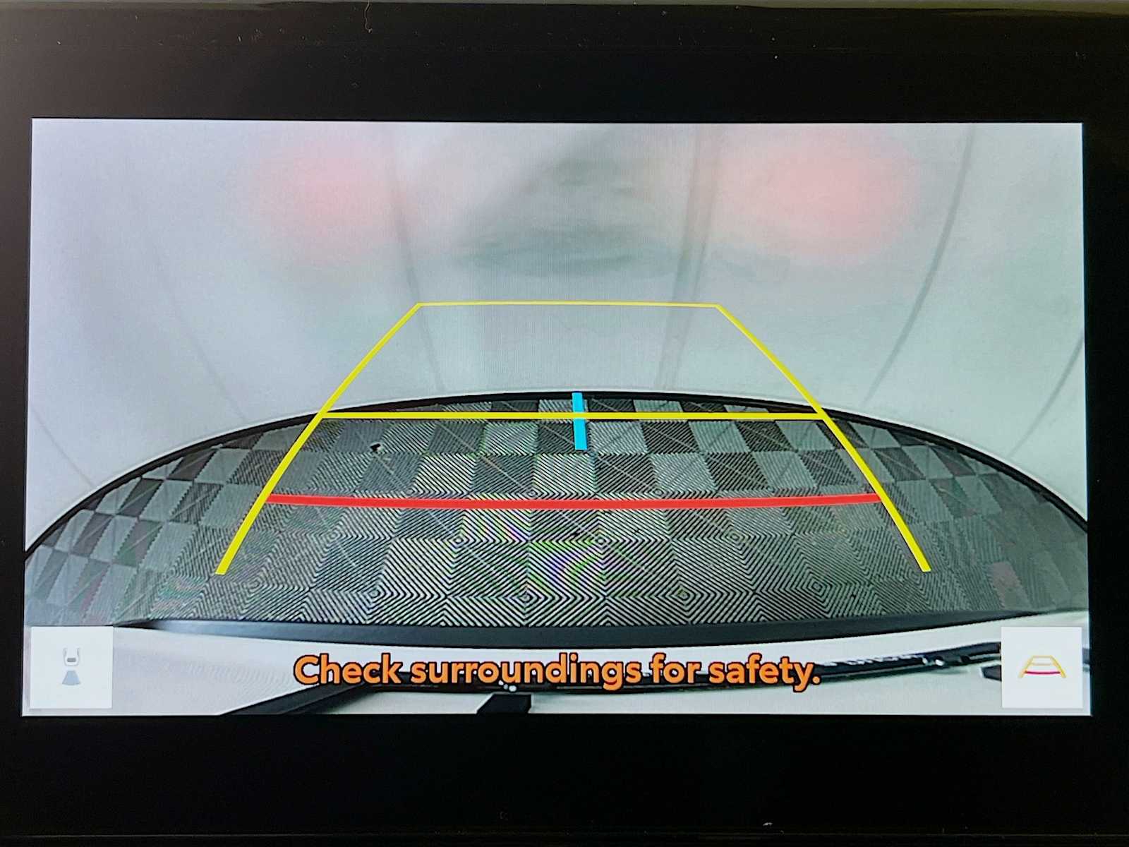 2025 Toyota RAV4 Hybrid XLE - Photo 9