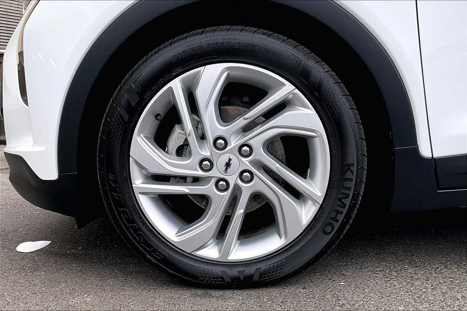 2023 Chevrolet Bolt EV 1LT - Photo 7
