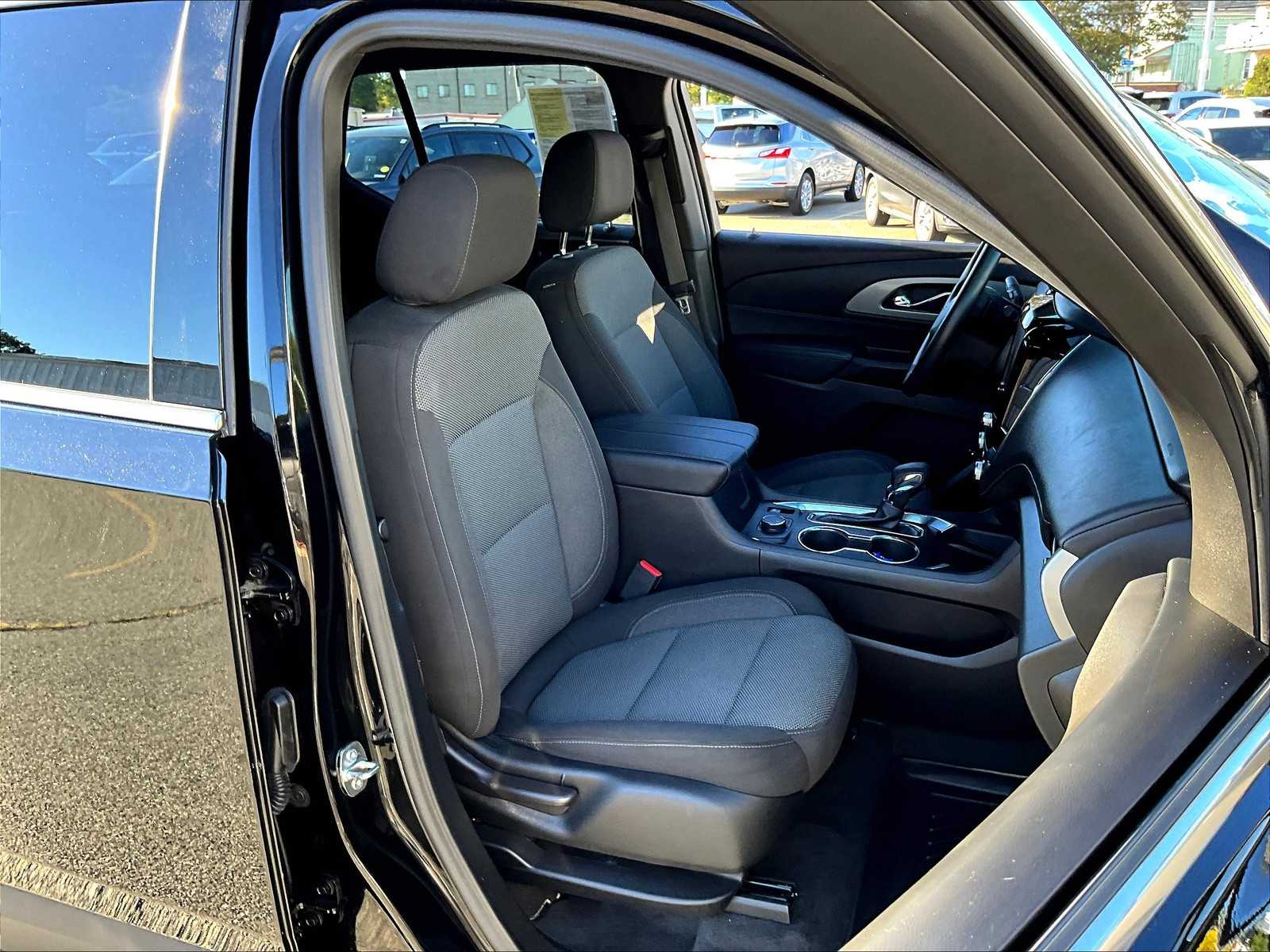 2023 Chevrolet Traverse LT Cloth - Photo 11