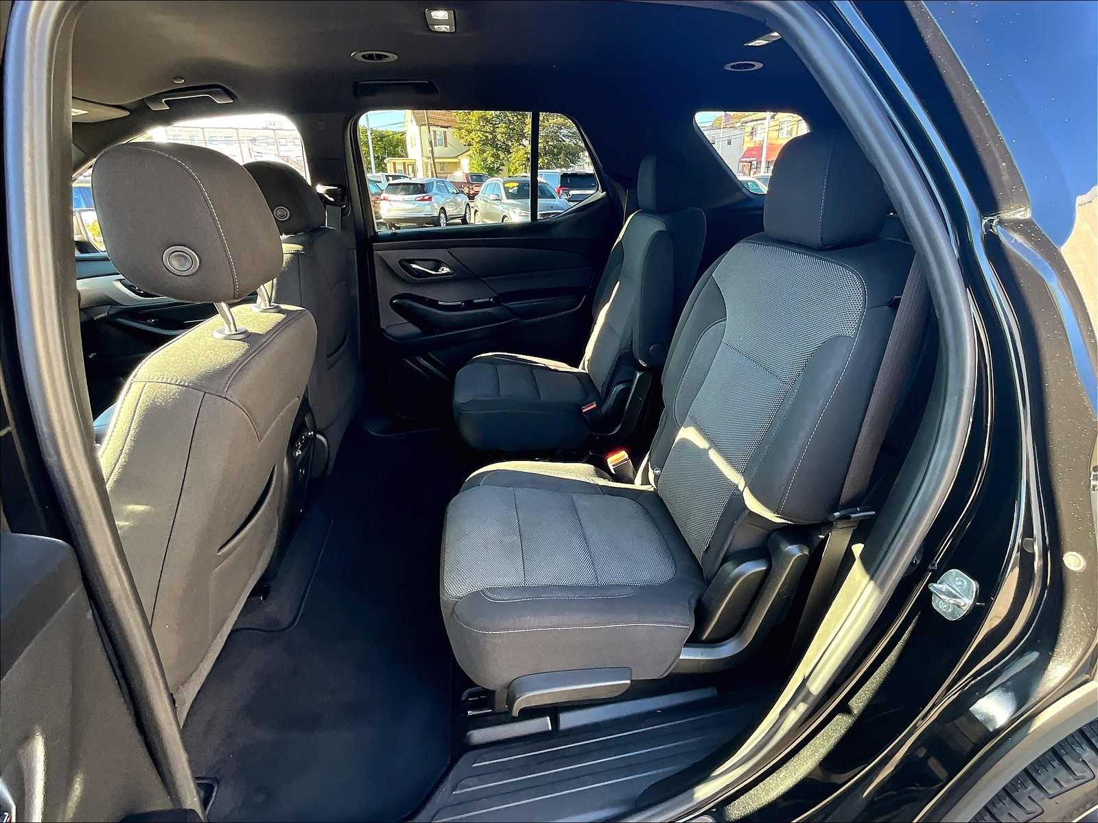 2023 Chevrolet Traverse LT Cloth - Photo 15