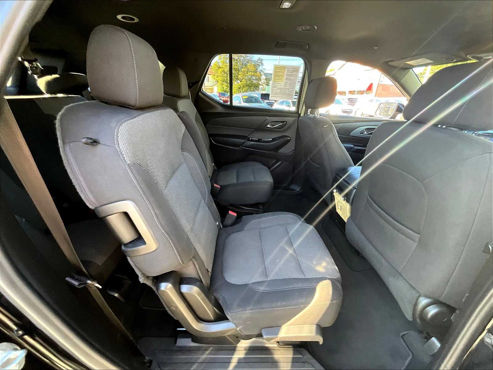 2023 Chevrolet Traverse LT Cloth - Photo 16