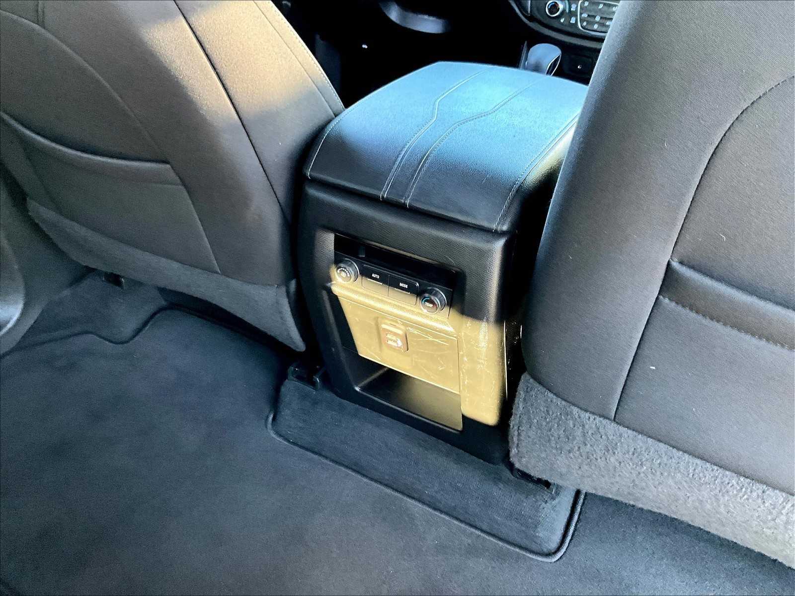 2023 Chevrolet Traverse LT Cloth - Photo 27