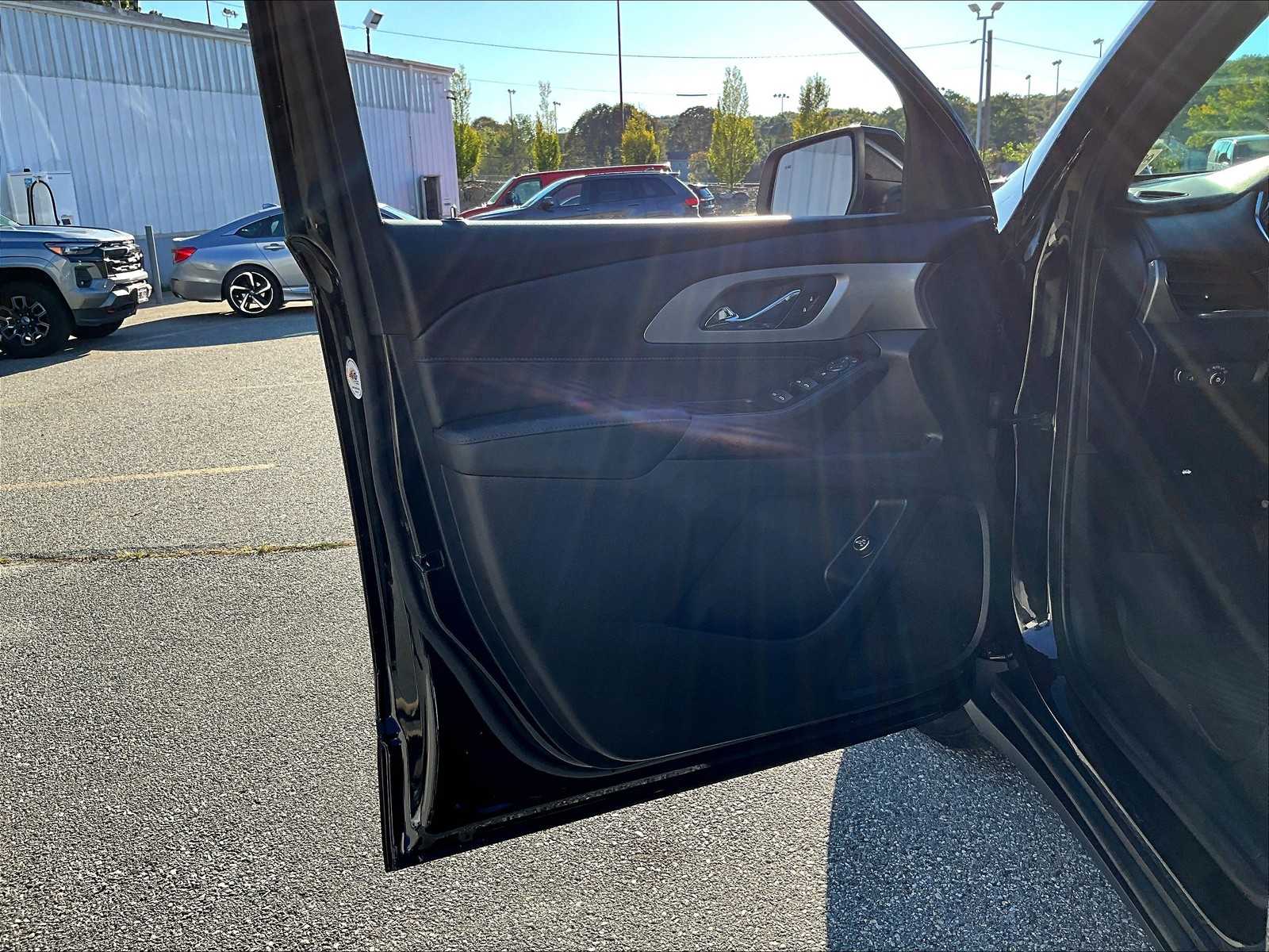 2023 Chevrolet Traverse LT Cloth - Photo 9