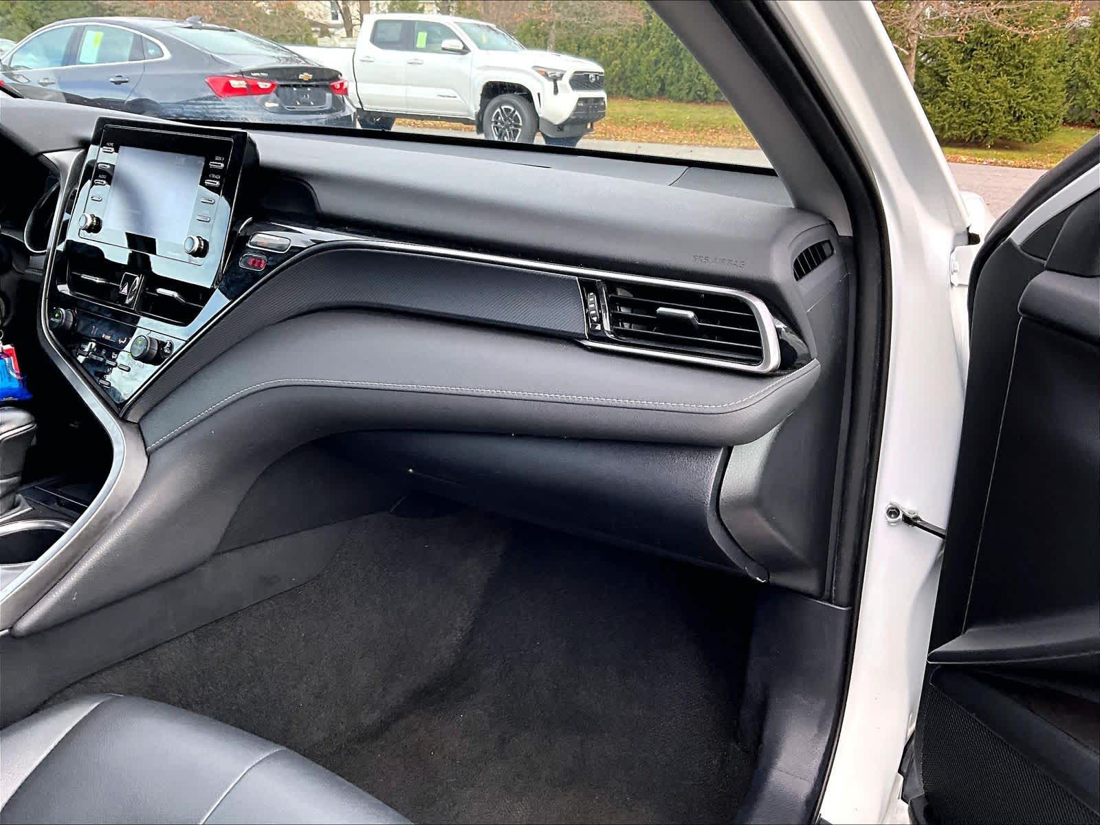 2023 Toyota Camry SE - Photo 13