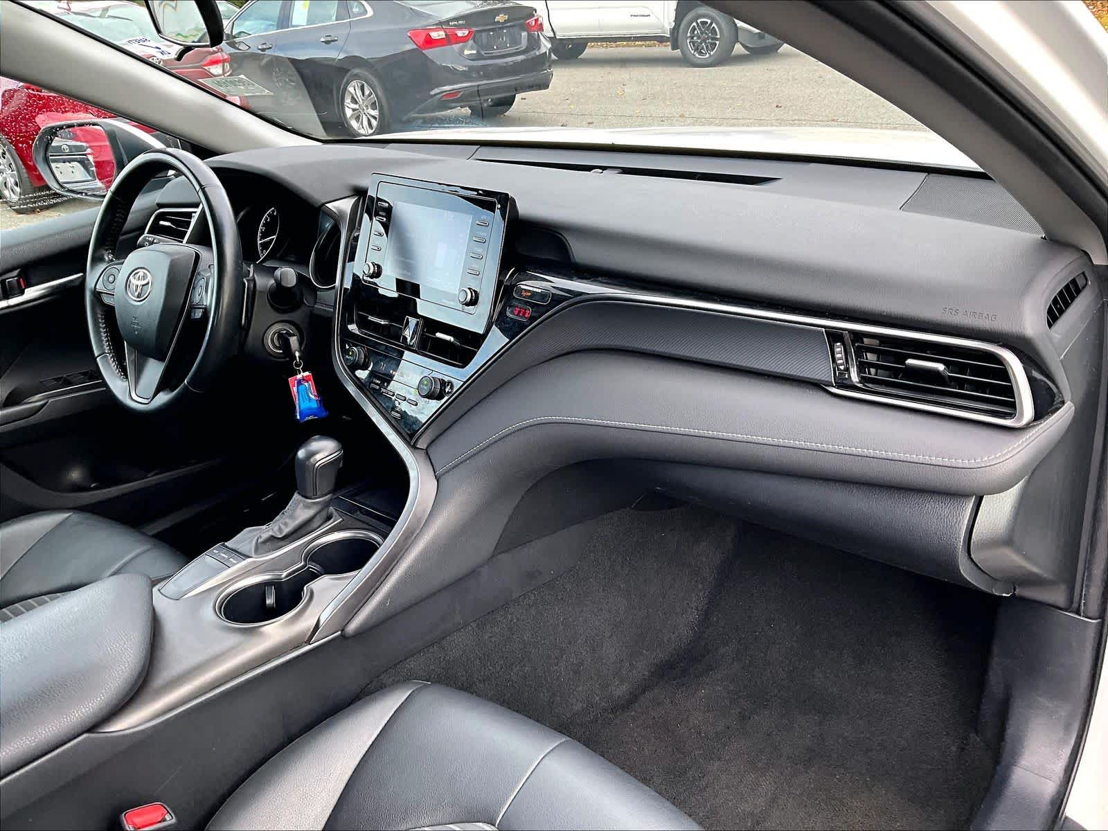 2023 Toyota Camry SE - Photo 14