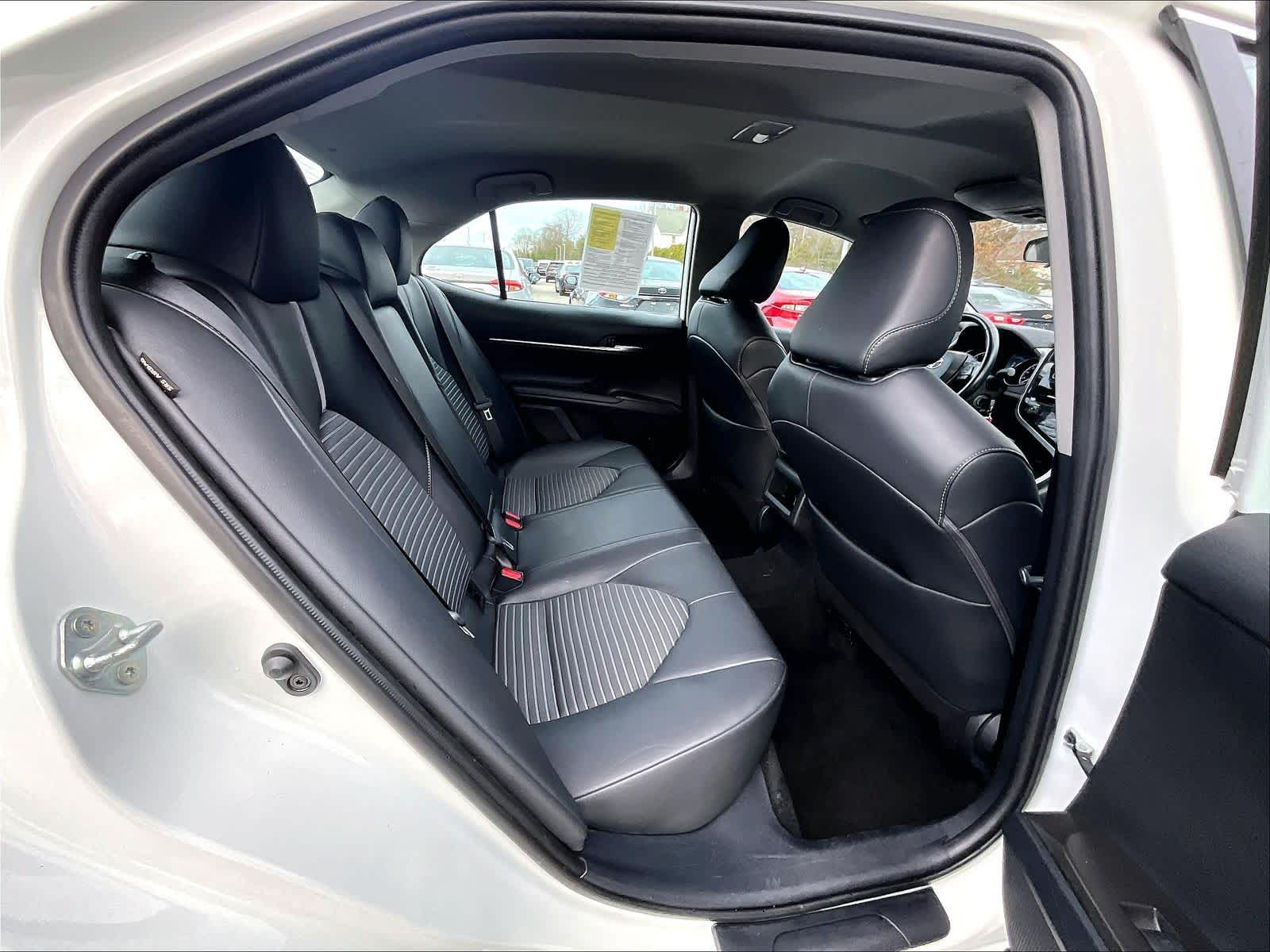2023 Toyota Camry SE - Photo 16