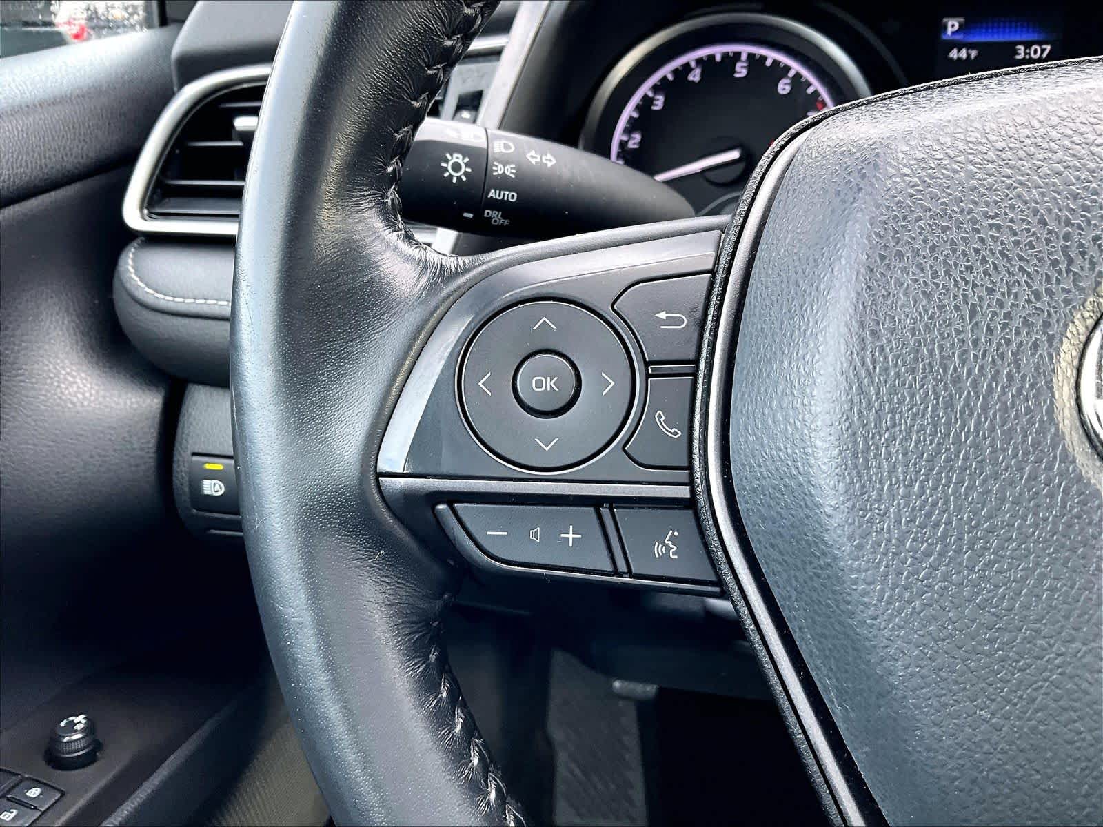 2023 Toyota Camry SE - Photo 23