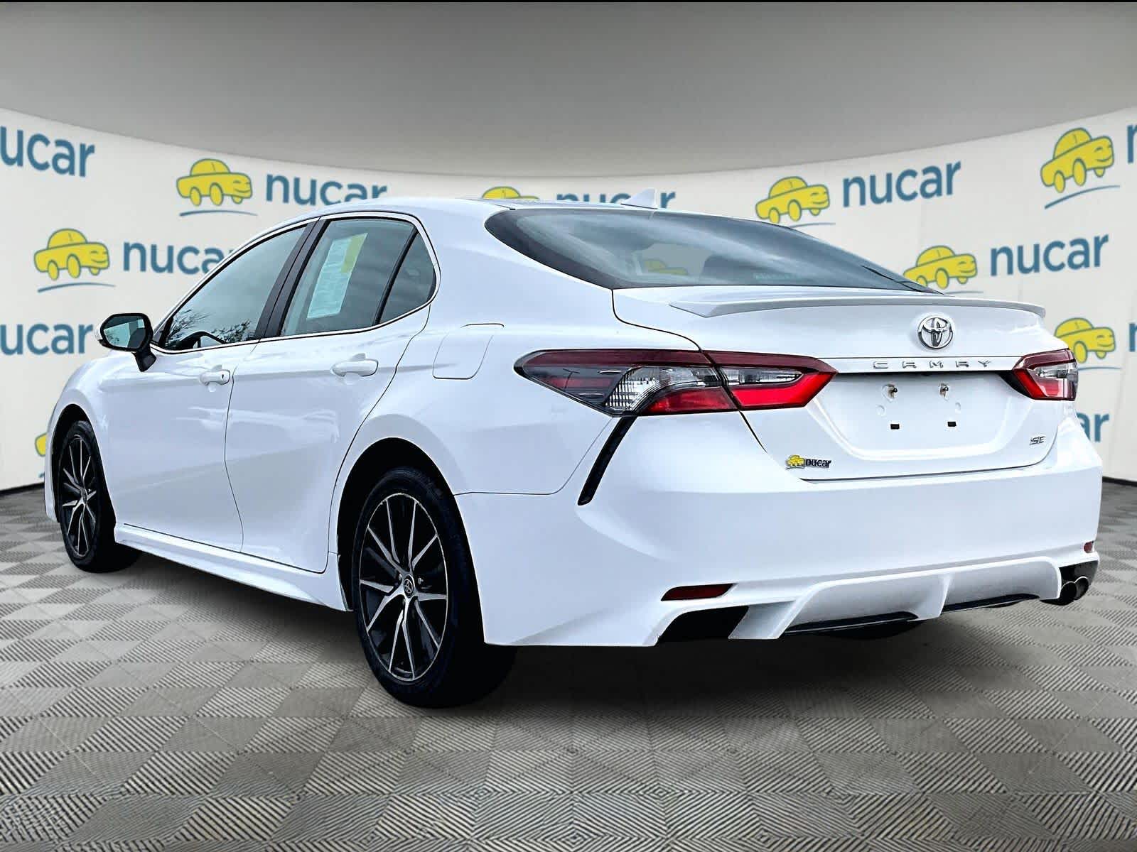 2023 Toyota Camry SE - Photo 4