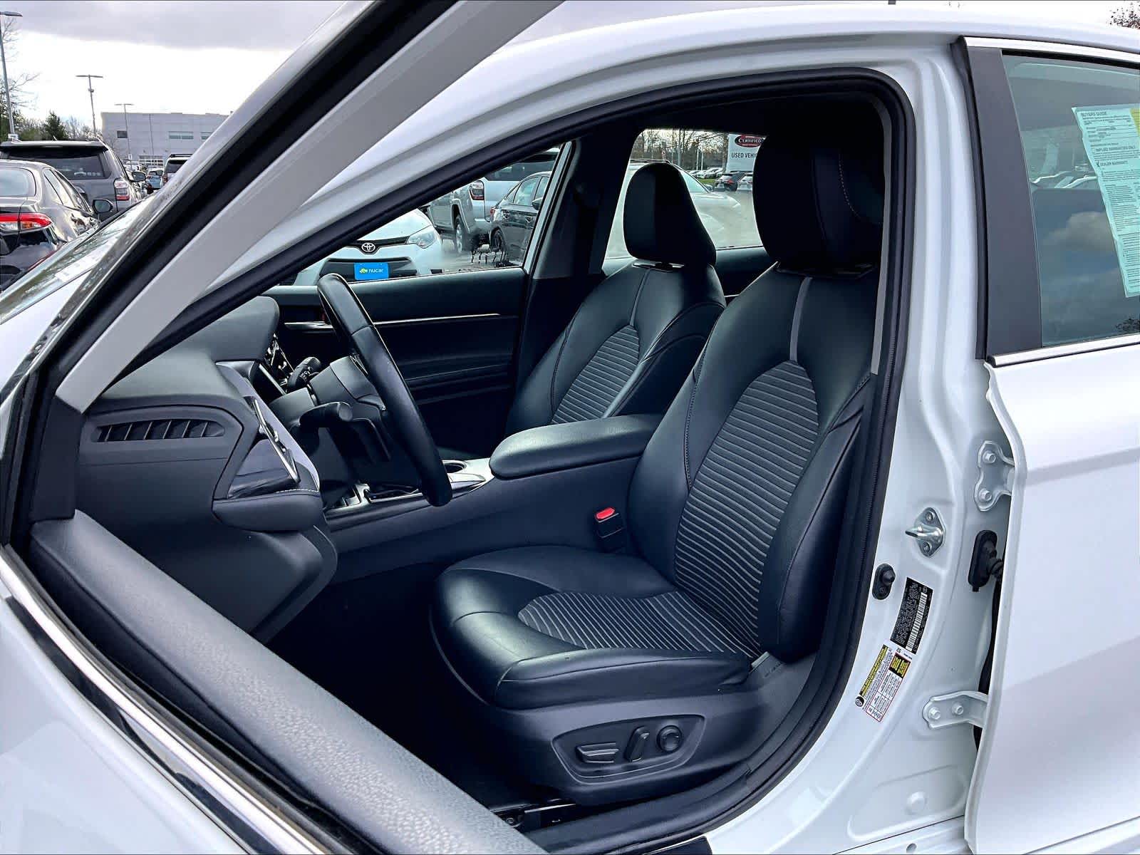 2023 Toyota Camry SE - Photo 10