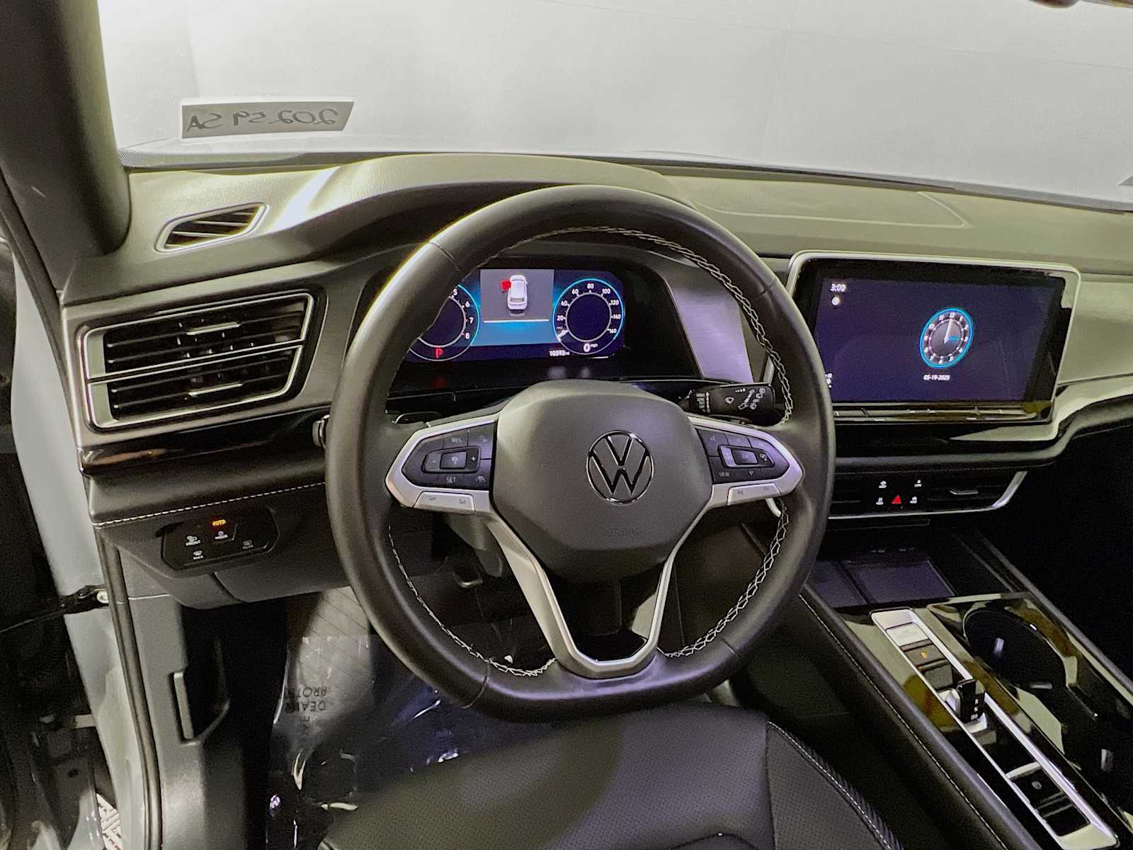 2024 Volkswagen Atlas Cross Sport 2.0T SE w/Technology - Photo 11