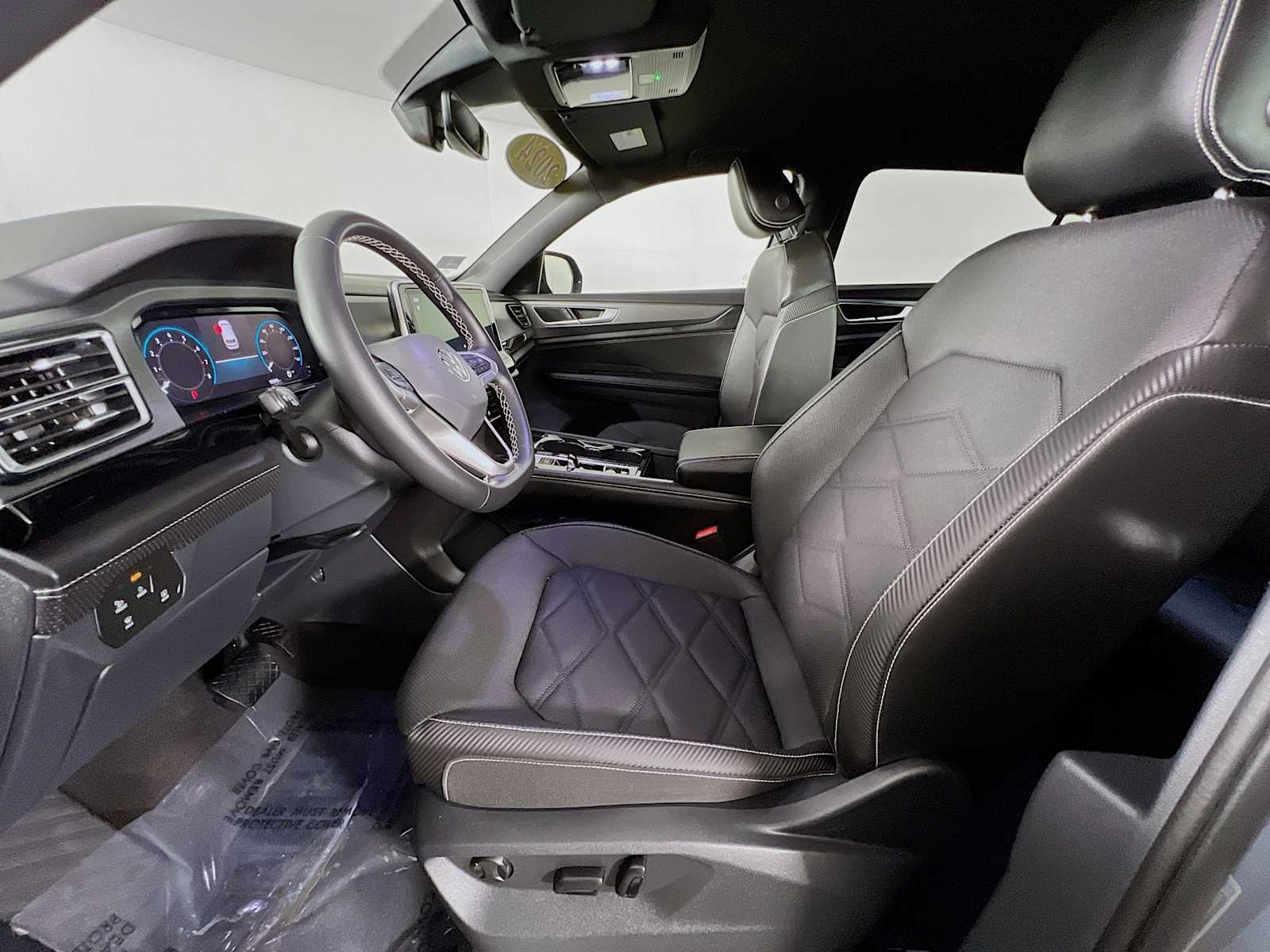 2024 Volkswagen Atlas Cross Sport 2.0T SE w/Technology - Photo 19