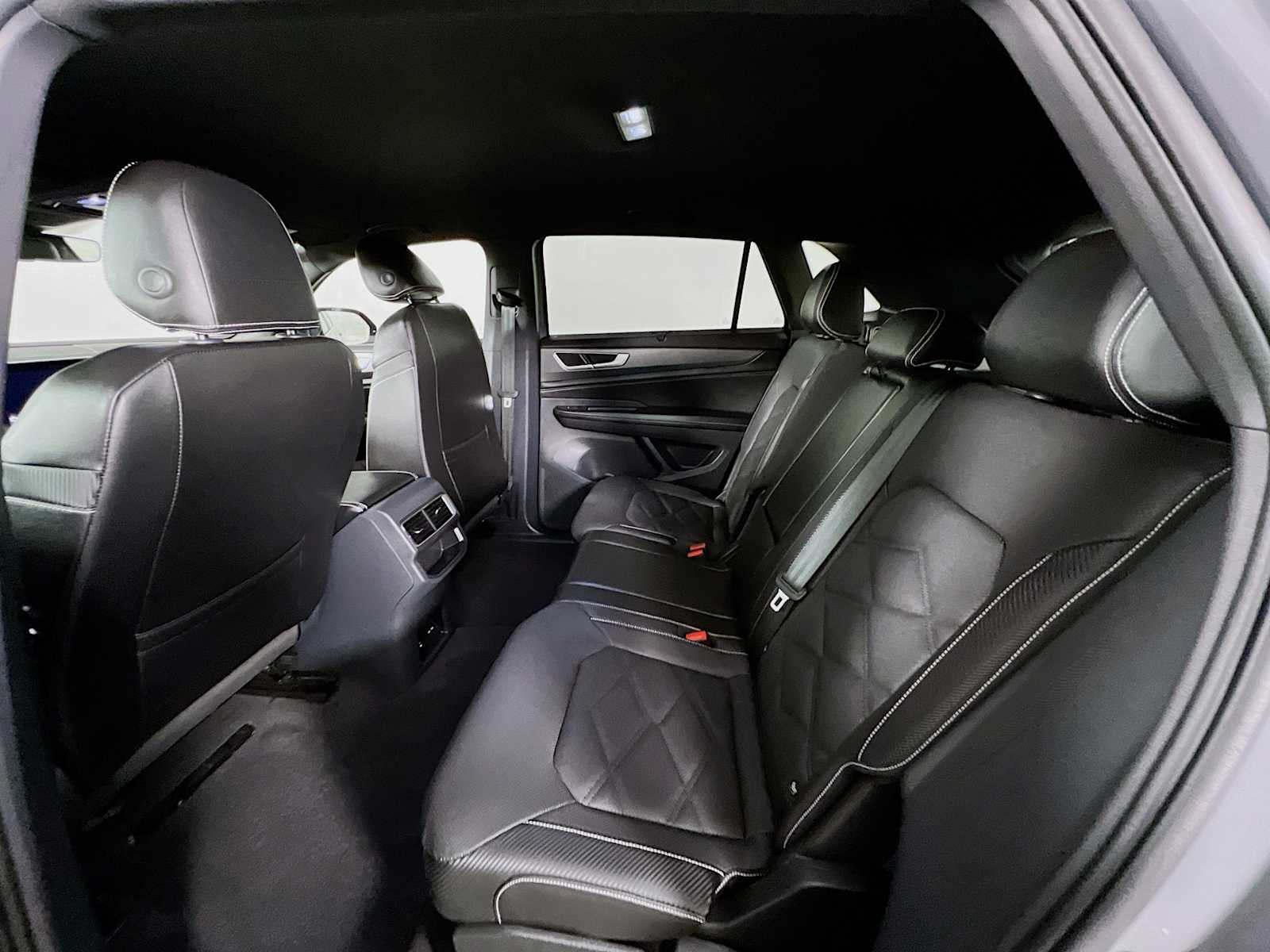 2024 Volkswagen Atlas Cross Sport 2.0T SE w/Technology - Photo 22