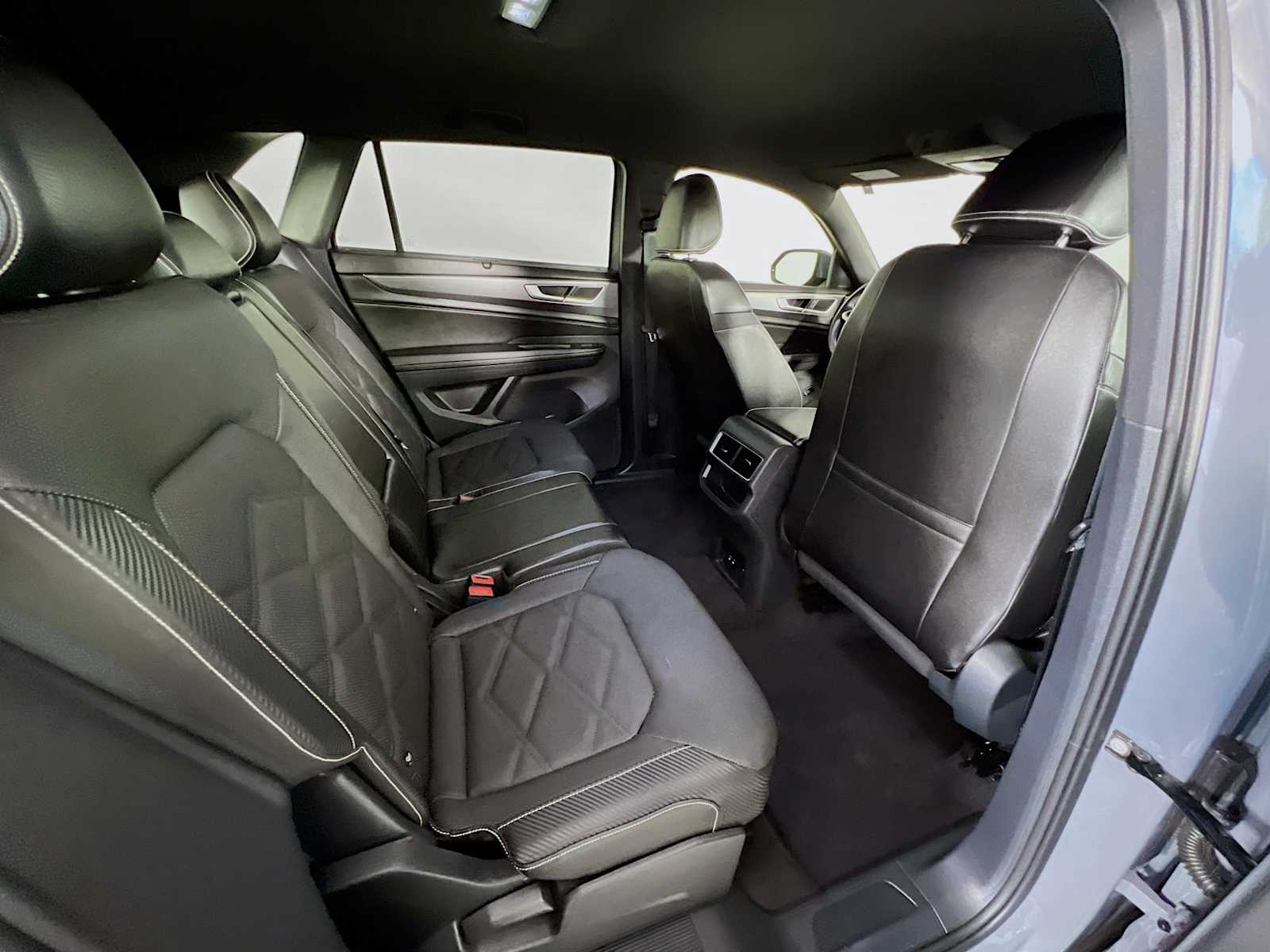2024 Volkswagen Atlas Cross Sport 2.0T SE w/Technology - Photo 24