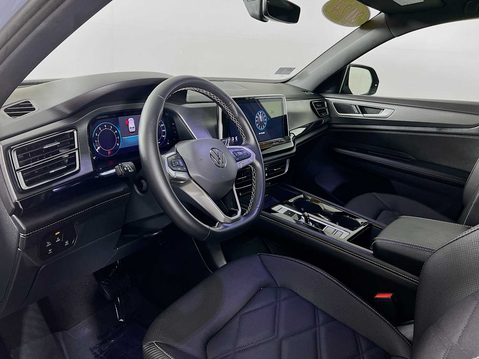 2024 Volkswagen Atlas Cross Sport 2.0T SE w/Technology - Photo 9