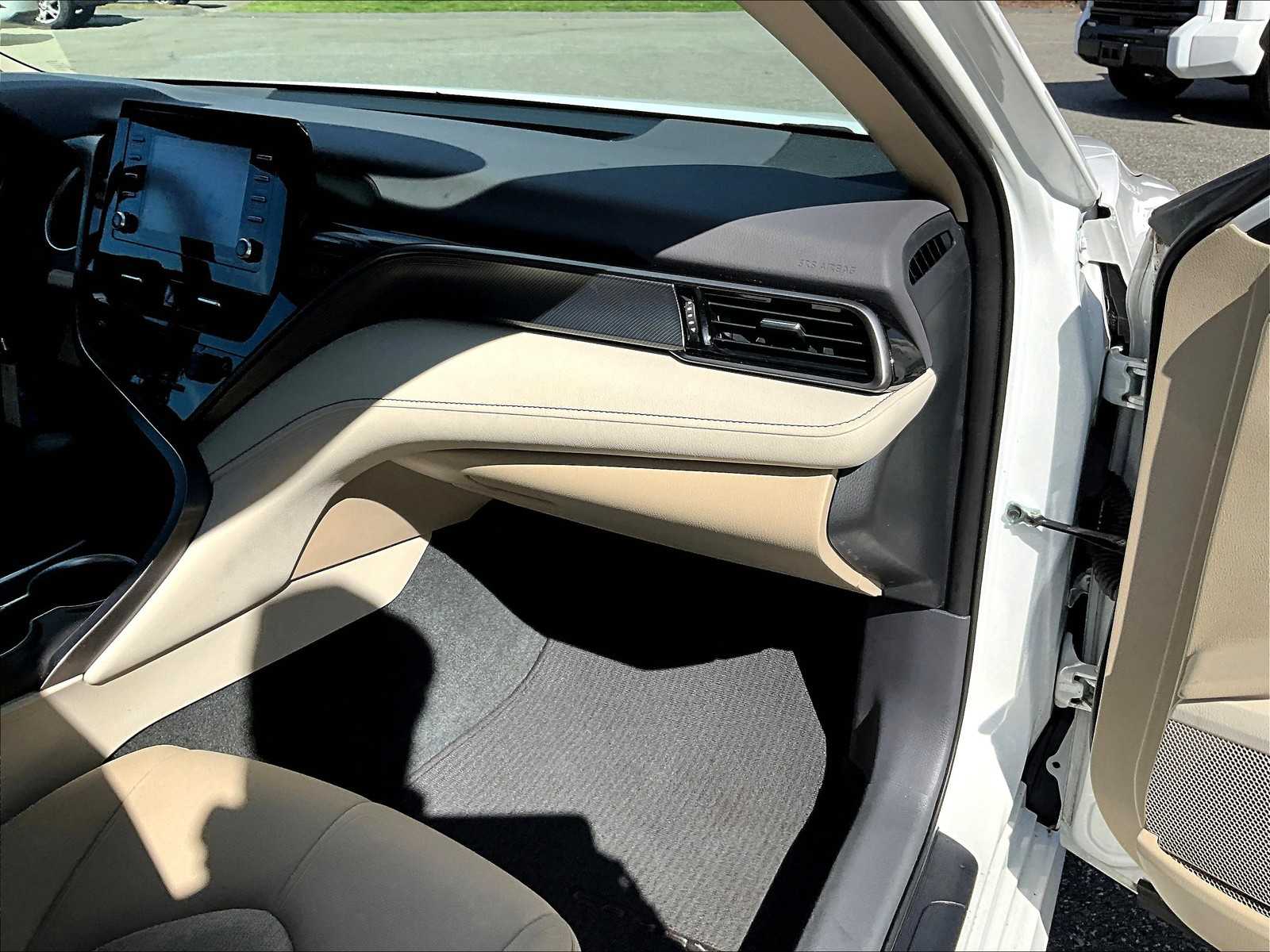 2022 Toyota Camry LE - Photo 13