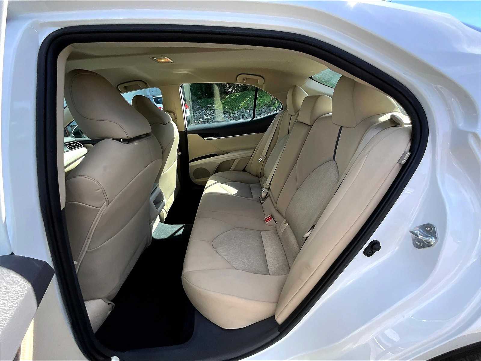 2022 Toyota Camry LE - Photo 15