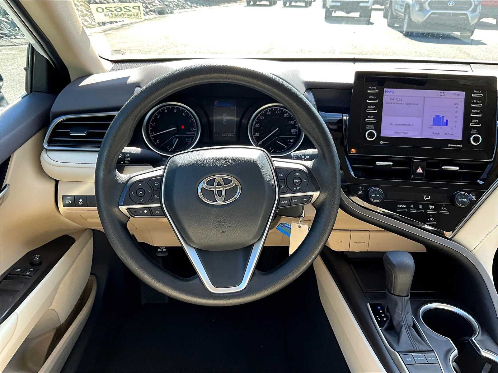 2022 Toyota Camry LE - Photo 17