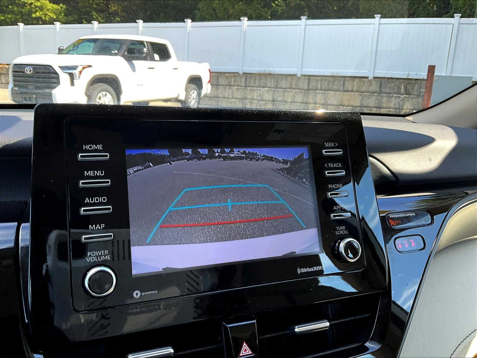 2022 Toyota Camry LE - Photo 19
