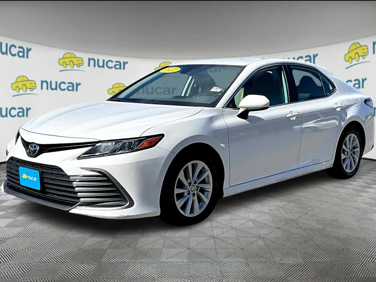 2022 Toyota Camry LE - Photo 3
