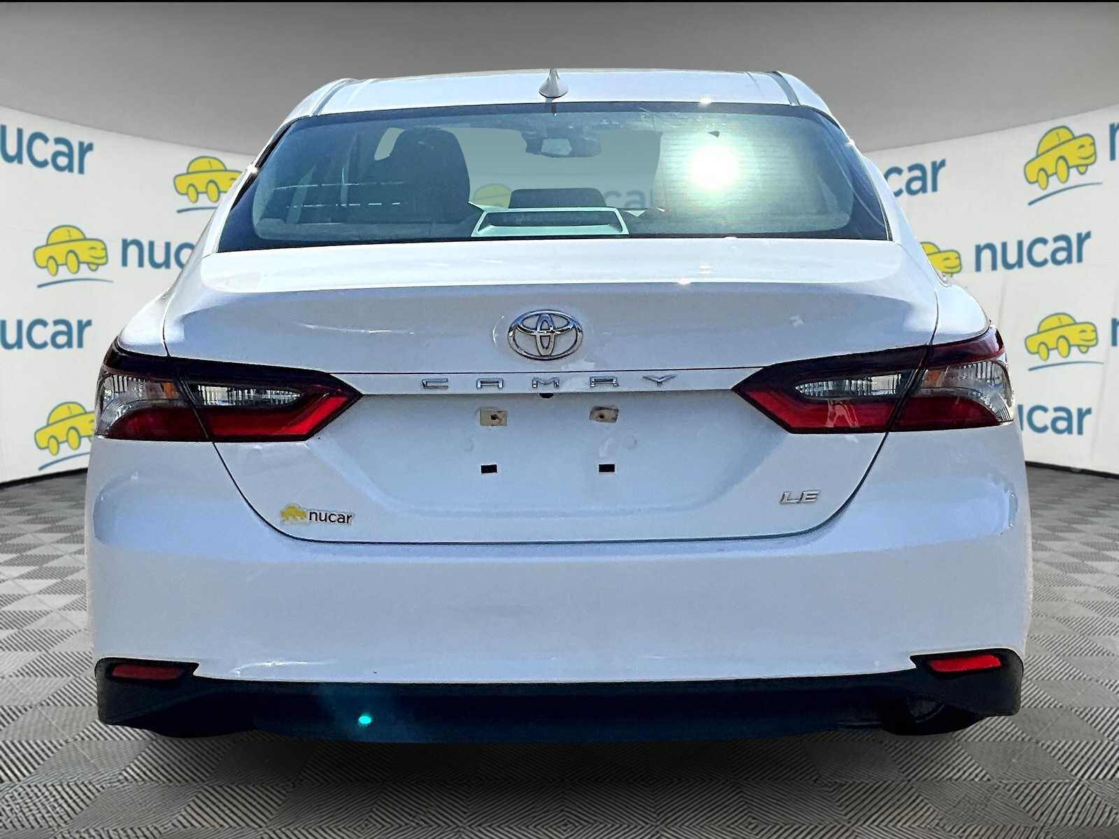 2022 Toyota Camry LE - Photo 5
