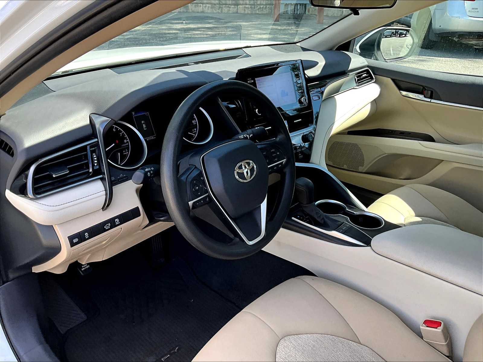 2022 Toyota Camry LE - Photo 8