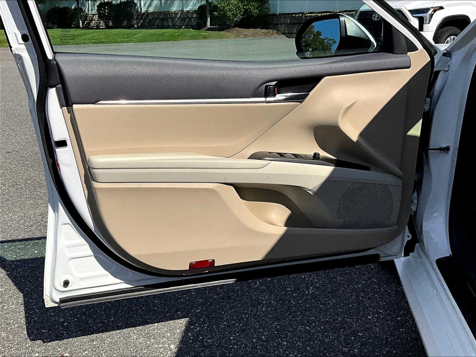 2022 Toyota Camry LE - Photo 9