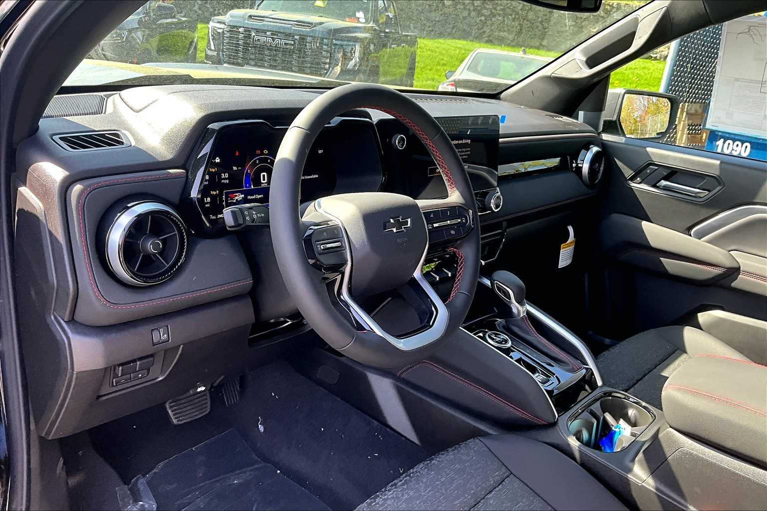 2025 Chevrolet Colorado 4WD Z71 - Photo 9