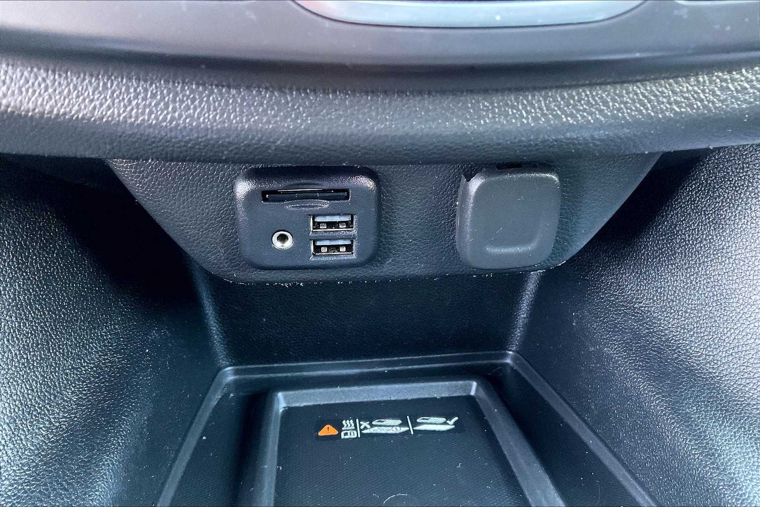 2022 Chevrolet Traverse LT Leather - Photo 12