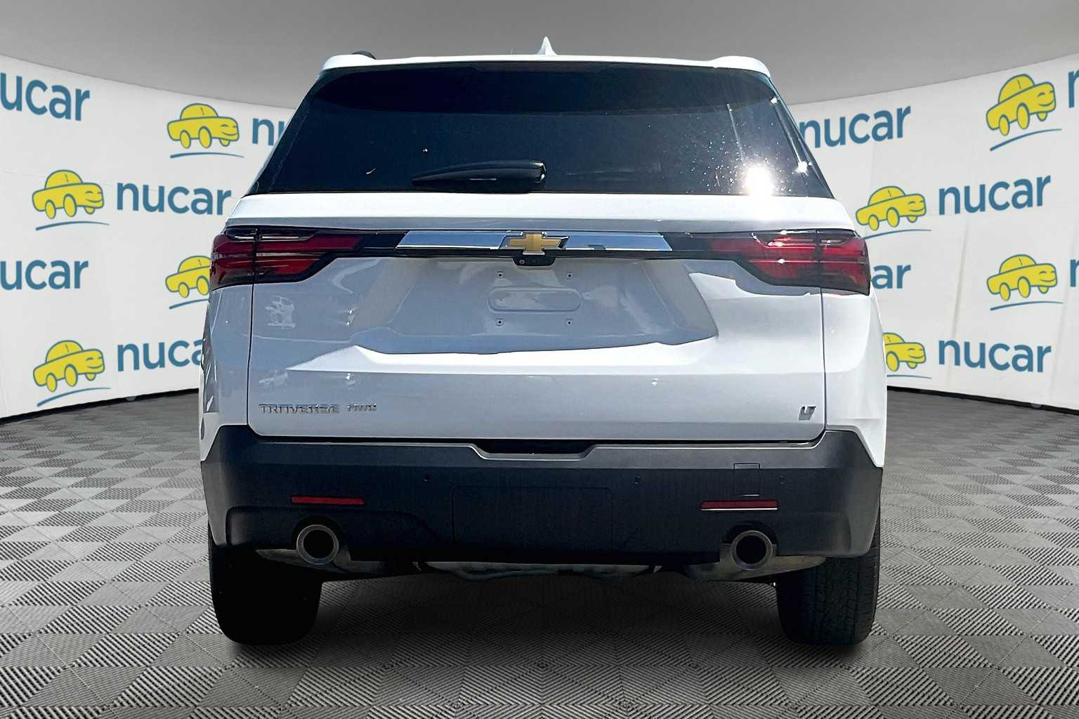 2022 Chevrolet Traverse LT Leather - Photo 2