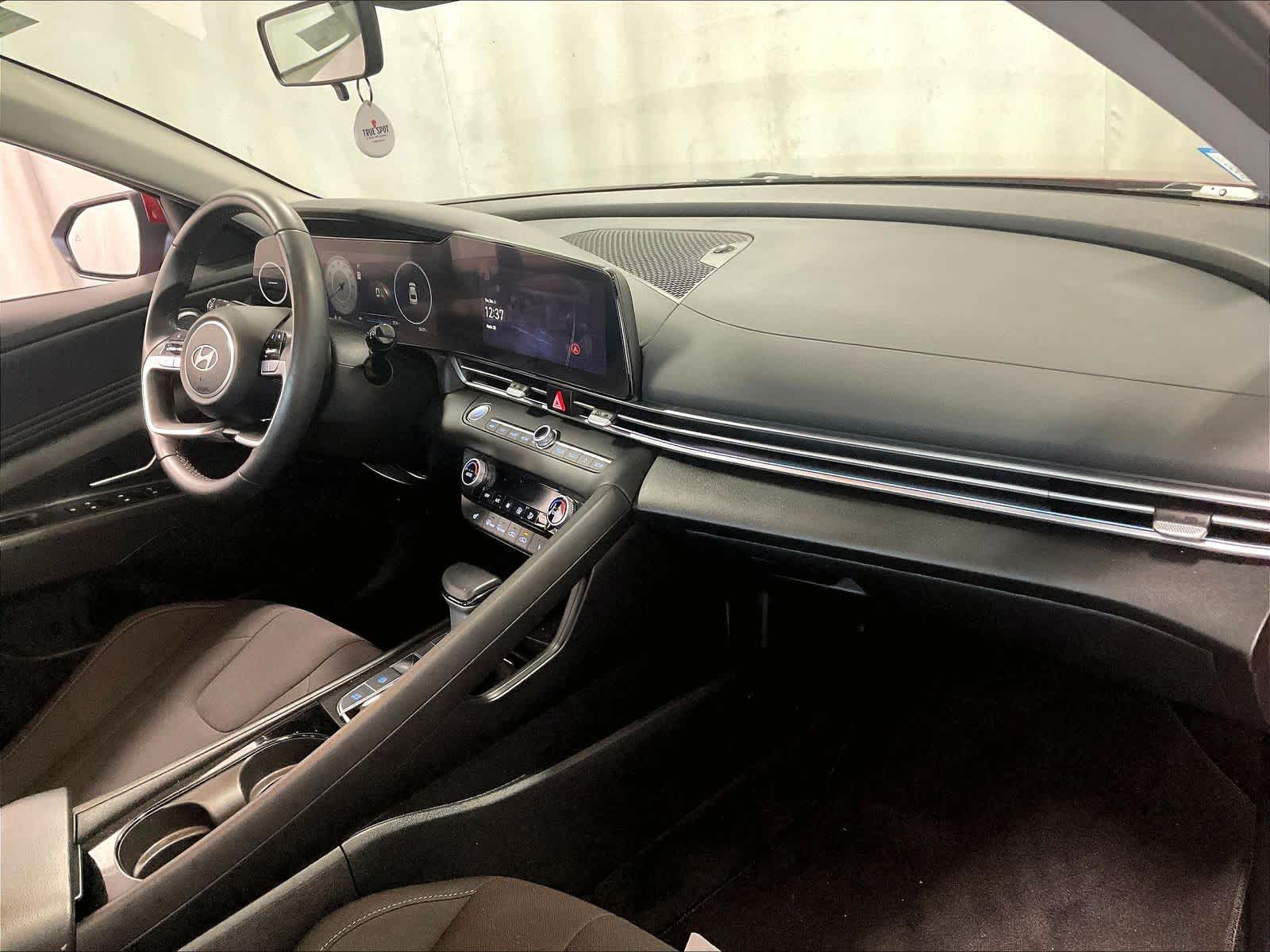 2024 Hyundai Elantra SEL - Photo 15