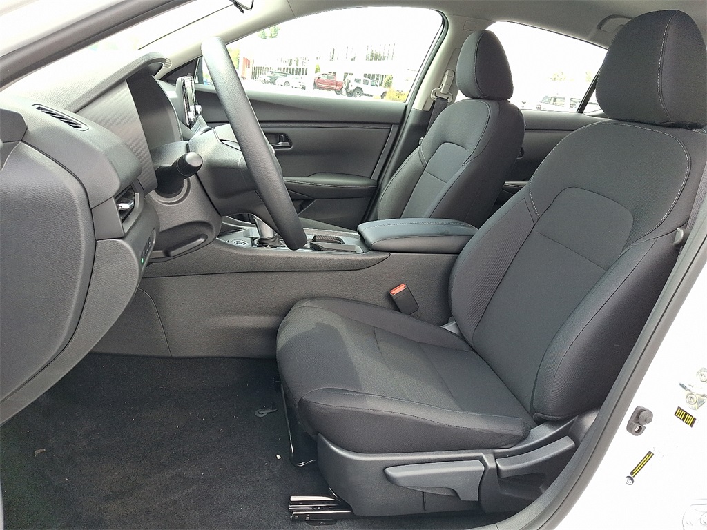 2025 Nissan Sentra S - Photo 9