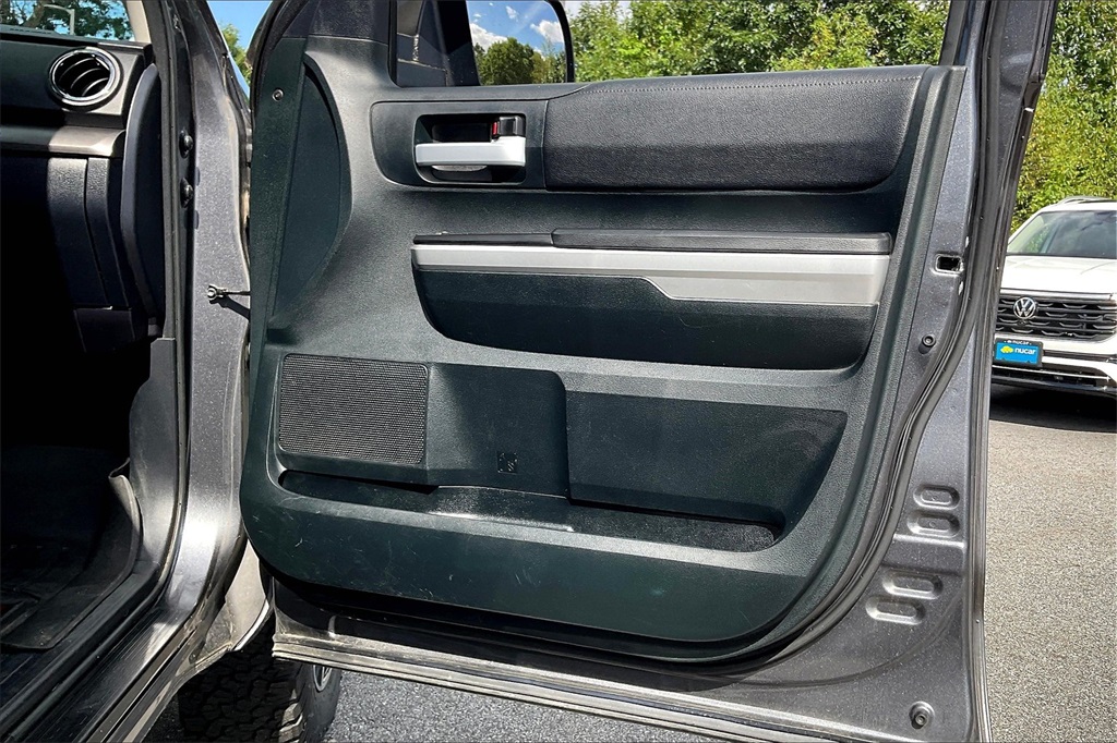 2017 Toyota Tundra SR5 - Photo 11