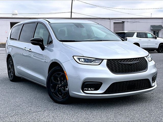 2023 Chrysler Pacifica Hybrid Limited