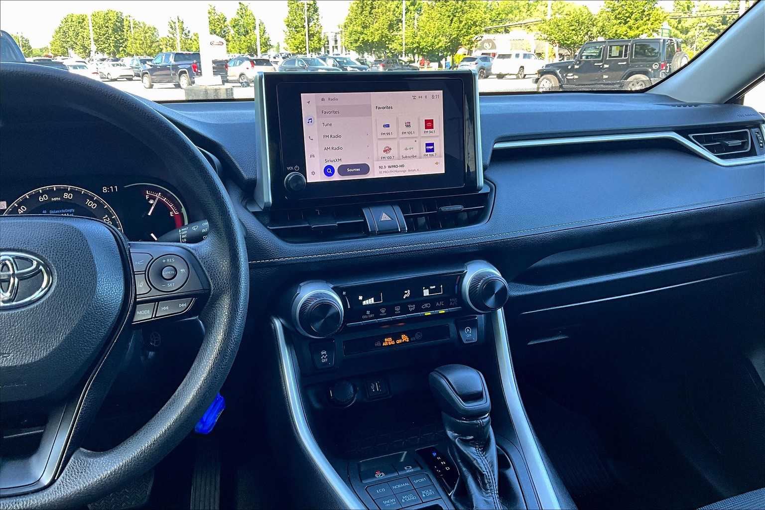 2023 Toyota RAV4 LE - Photo 18