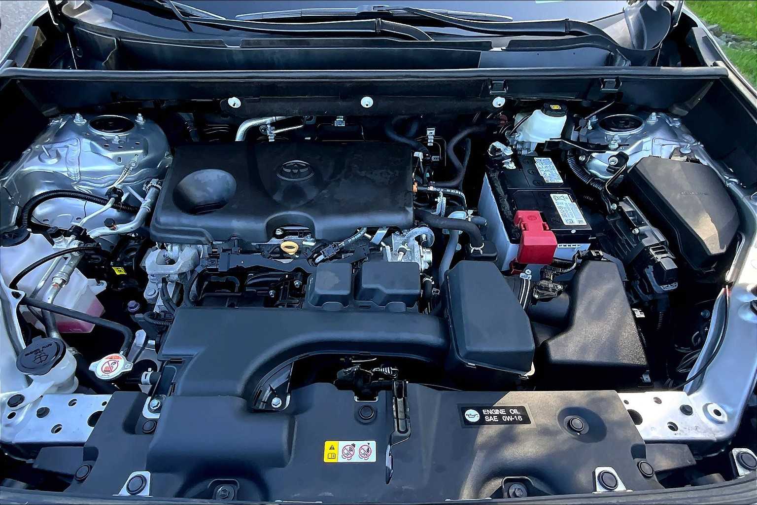 2023 Toyota RAV4 LE - Photo 30
