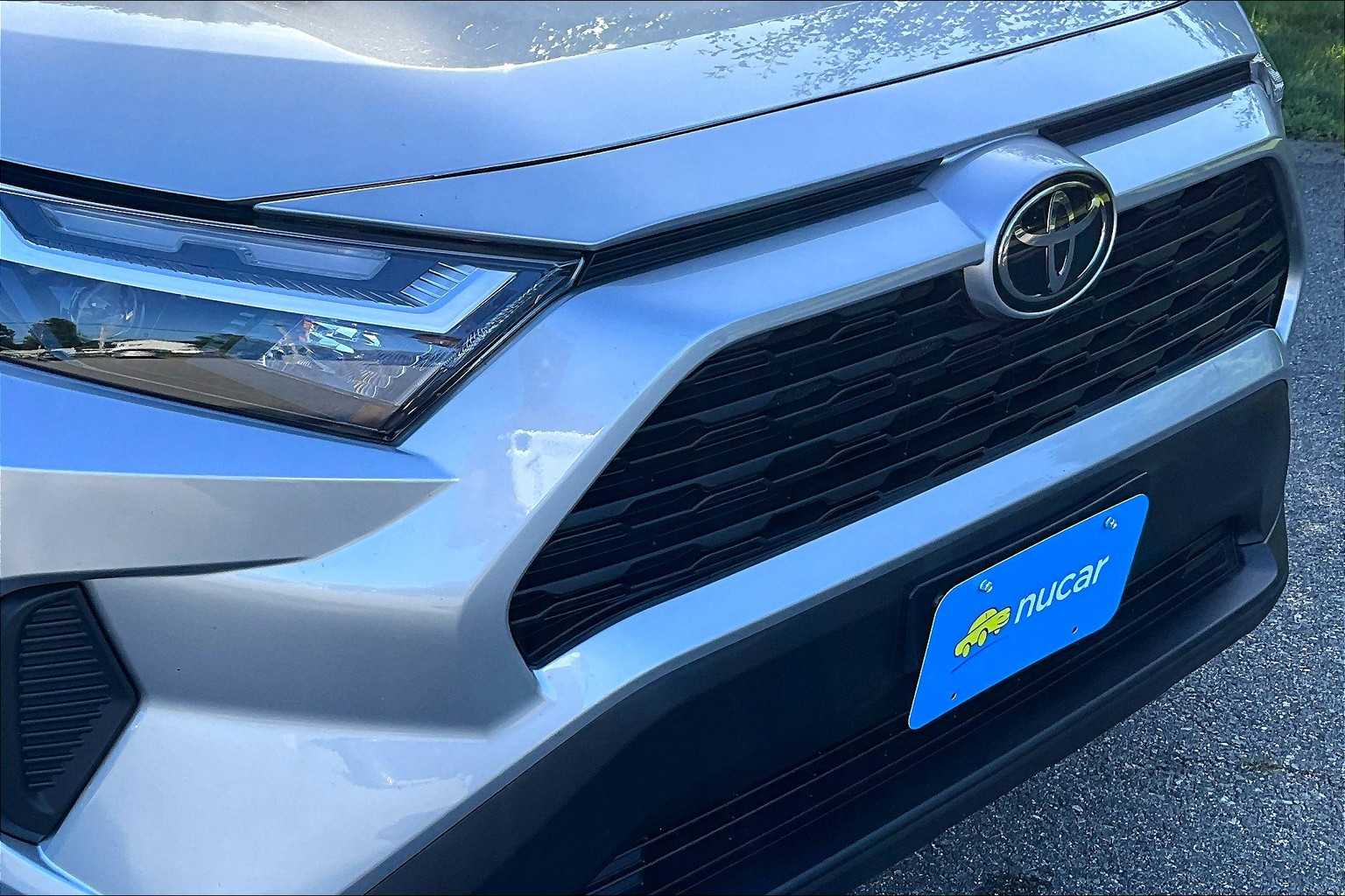 2023 Toyota RAV4 LE - Photo 32