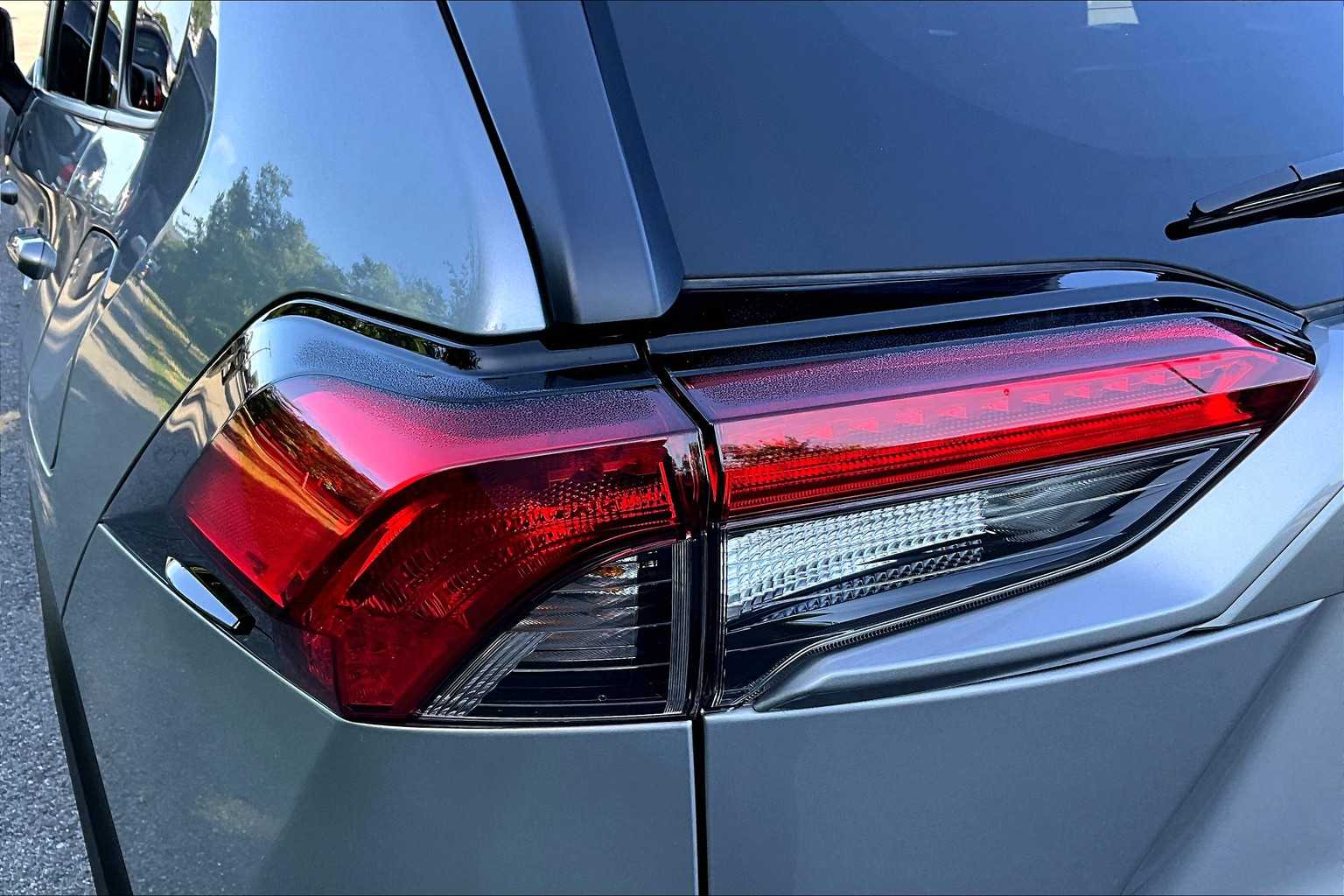 2023 Toyota RAV4 LE - Photo 34