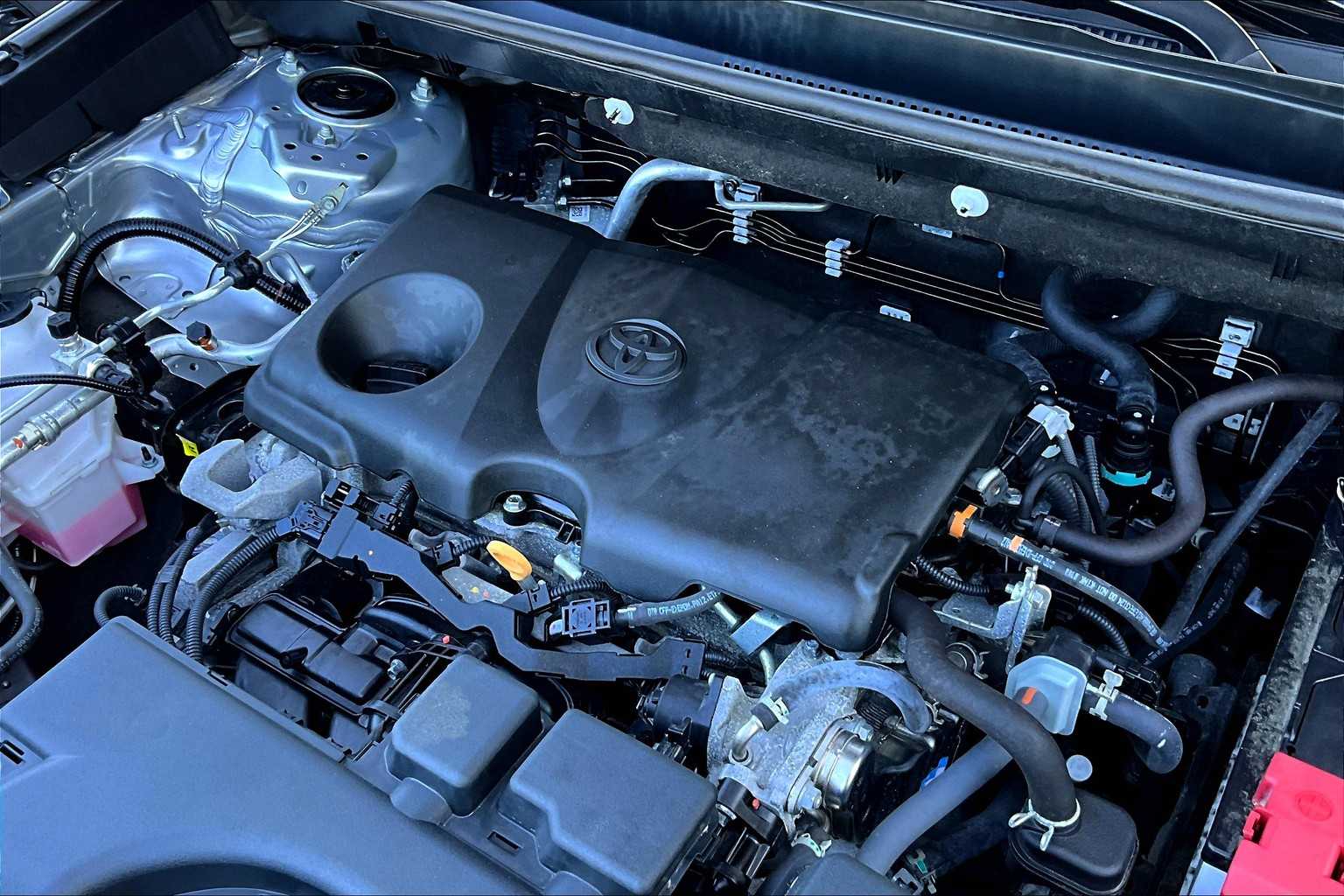 2023 Toyota RAV4 LE - Photo 35
