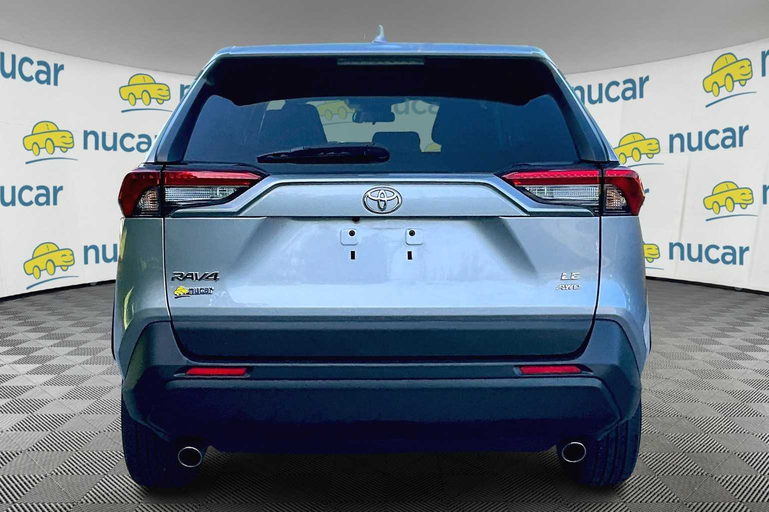 2023 Toyota RAV4 LE - Photo 5
